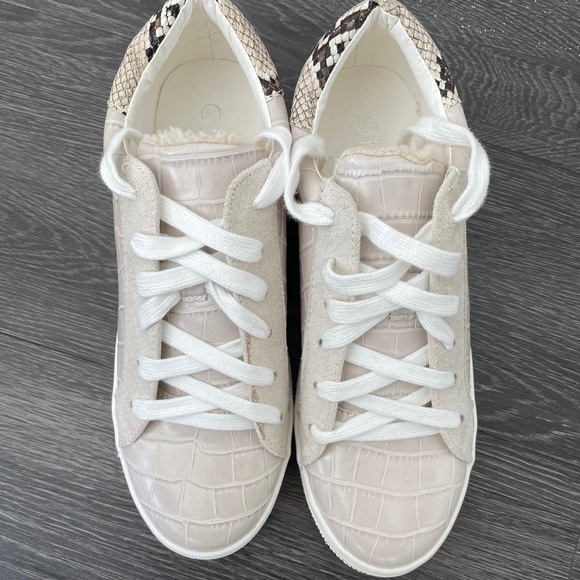 Bobbles & Lace Tau Crocodile Sneakers - Picture 3 of 5